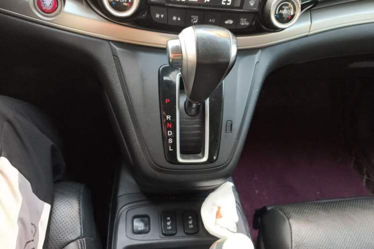 Used Honda CR-V 2015 2.4L two-wheel drive luxury version Gear Lever