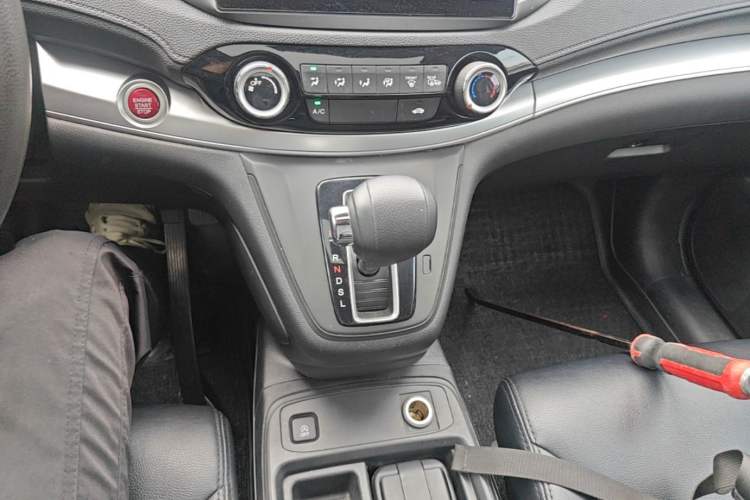 Used Honda CR-V 2015 2.0L two-wheel drive Fashion Edition Gear Lever