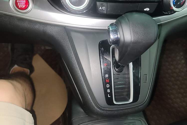Used Honda CR-V 2015 2.0L two-wheel drive Fashion Edition Gear Lever