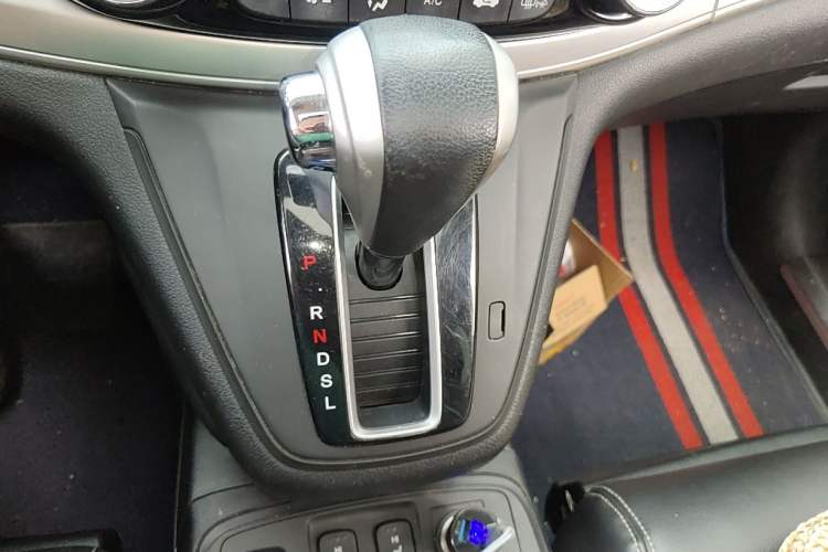 Used Honda CR-V 2015 2.4L two-wheel drive luxury version Gear Lever