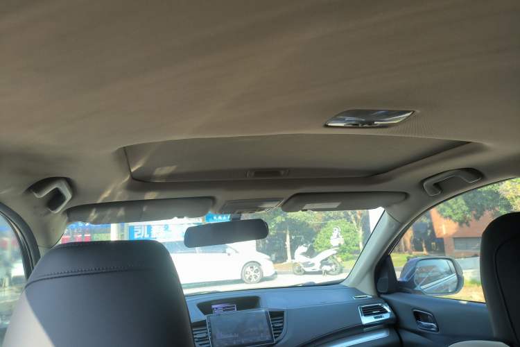 Used Honda CR-V 2015 2.0L two-wheel drive Fashion Edition Headliner