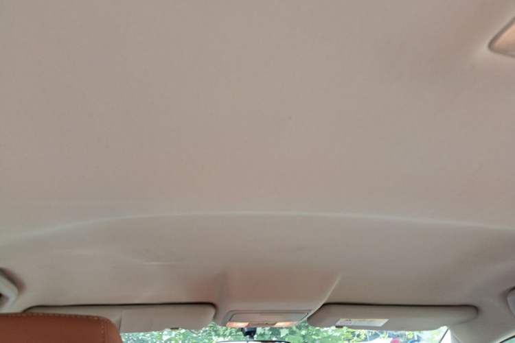 Used Honda CR-V 2015 2.0L two-wheel drive urban version Headliner