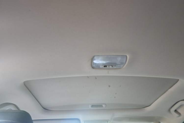 Used Honda CR-V 2015 2.0L two-wheel drive Fashion Edition Headliner