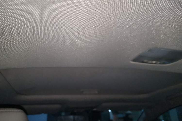 Used Honda CR-V 2015 2.4L two-wheel drive luxury version Headliner