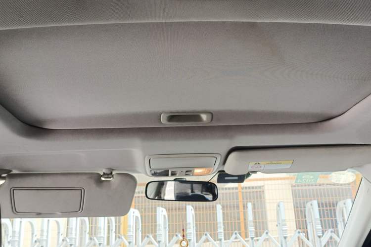 Used Honda CR-V 2015 2.4L two-wheel drive luxury version Headliner