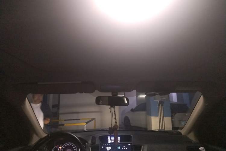 Used Honda CR-V 2015 2.0L two-wheel drive Fashion Edition Headliner