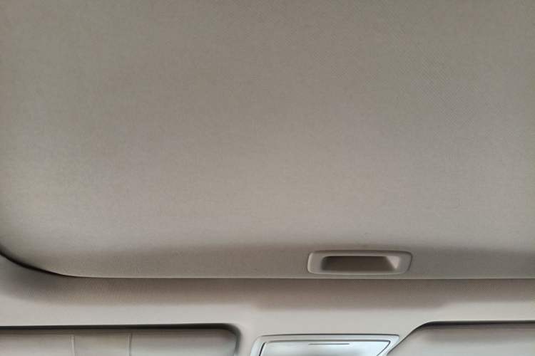 Used Honda CR-V 2015 2.0L two-wheel drive Fashion Edition Headliner