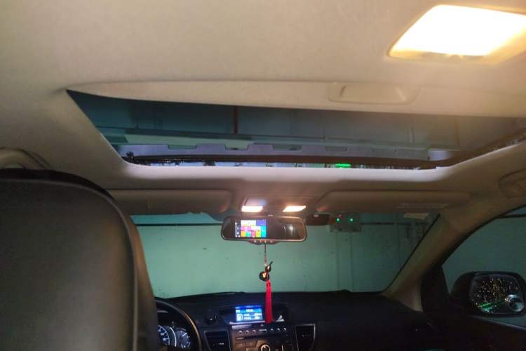 Used Honda CR-V 2015 2.0L two-wheel drive Fashion Edition Headliner