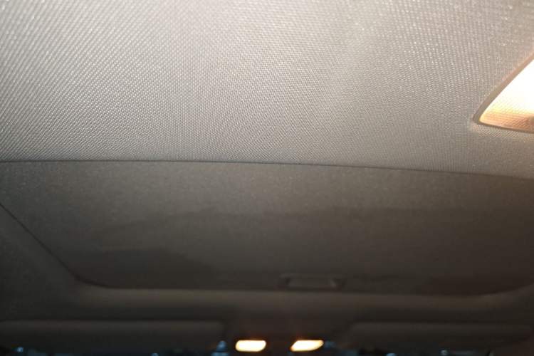 Used Honda CR-V 2015 2.0L two-wheel drive Fashion Edition Headliner