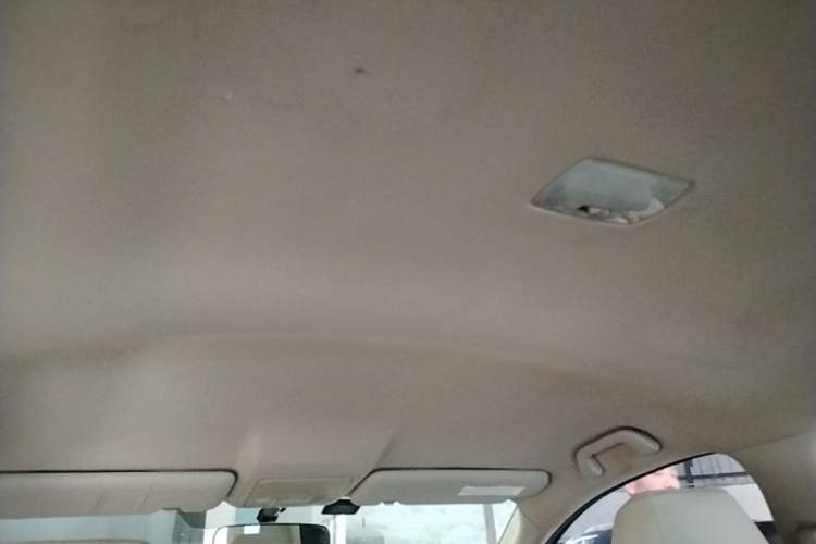 Used Honda CR-V 2015 2.0L two-wheel drive urban version Headliner
