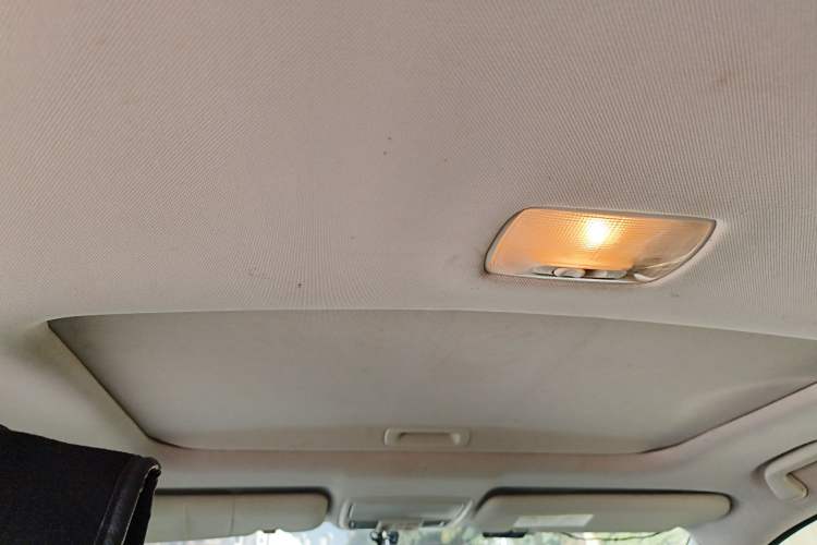 Used Honda CR-V 2015 2.4L Four-Wheel Drive Prestige Edition Headliner