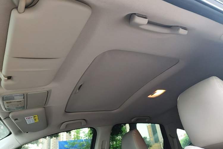 Used Honda CR-V 2015 2.0L two-wheel drive Fashion Edition Headliner