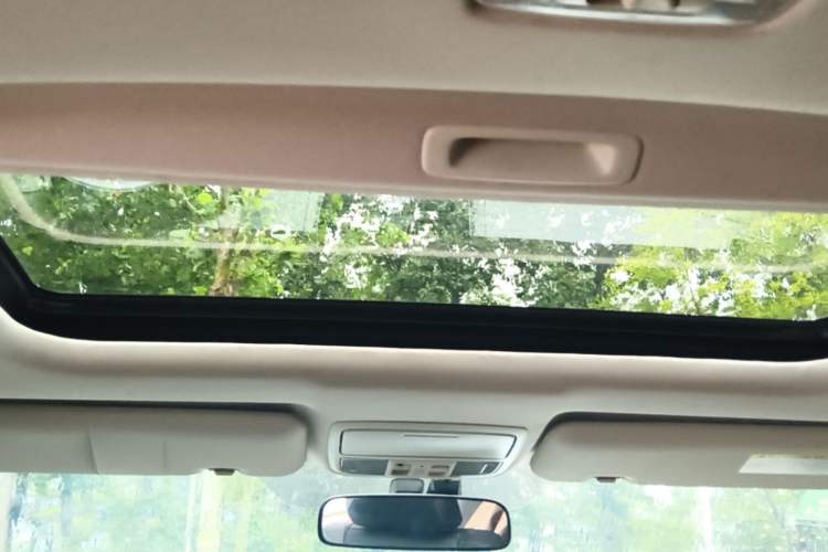 Used Honda CR-V 2015 2.4L two-wheel drive luxury version Headliner