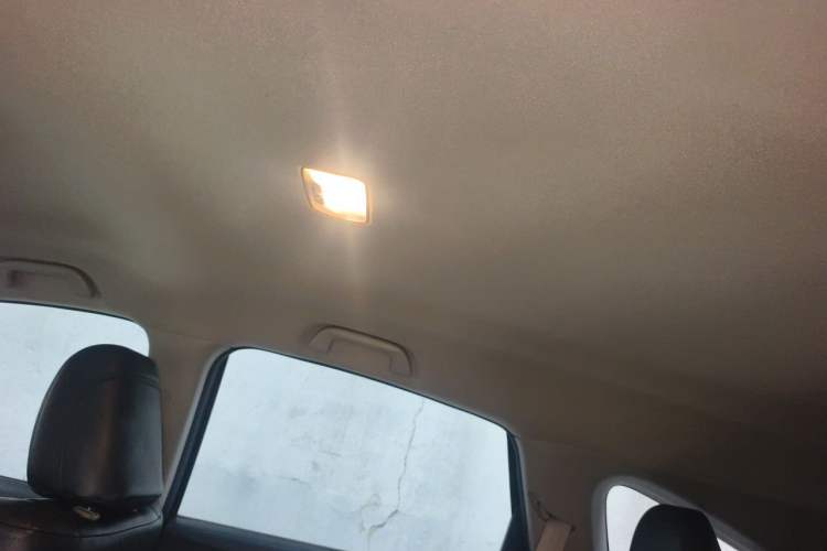 Used Honda CR-V 2015 2.0L two-wheel drive urban version Headliner