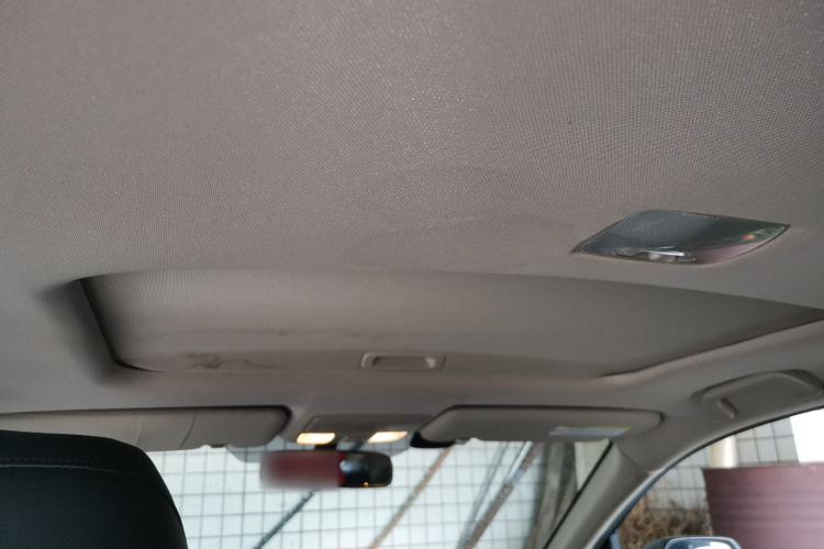 Used Honda CR-V 2015 2.0L two-wheel drive Fashion Edition Headliner