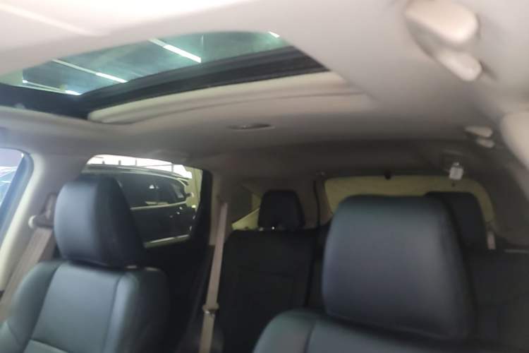 Used Honda CR-V 2015 2.0L two-wheel drive Fashion Edition Headliner