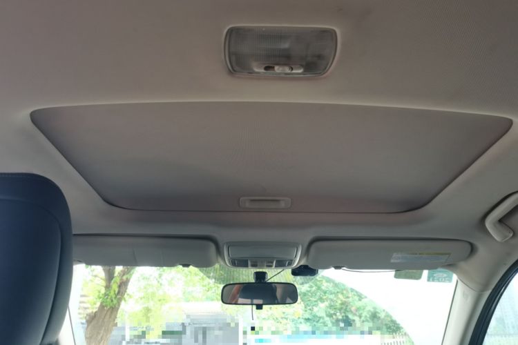 Used Honda CR-V 2015 2.4L two-wheel drive luxury version Headliner