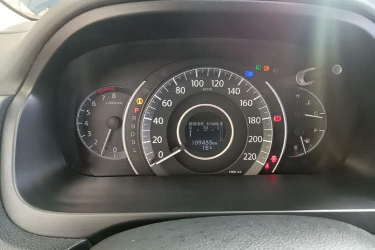 Used Honda CR-V 2015 2.4L two-wheel drive luxury version Instrument Cluster