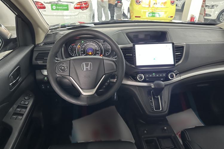 Used Honda CR-V 2015 2.0L two-wheel drive urban version Interior 1