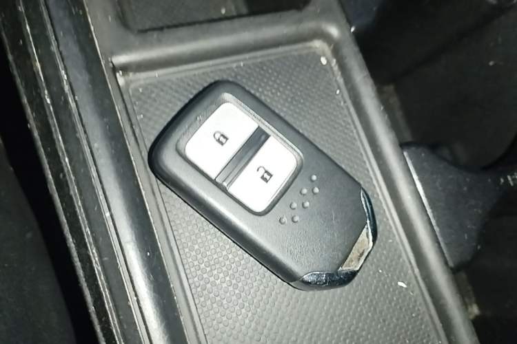 Used Honda CR-V 2015 2.4L two-wheel drive luxury version Interior 1