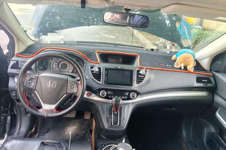 Used Honda CR-V 2015 2.4L two-wheel drive luxury version Interior 2