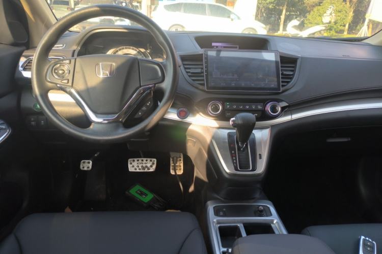Used Honda CR-V 2015 2.0L two-wheel drive Fashion Edition Interior 2