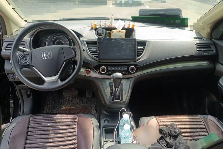 Used Honda CR-V 2015 2.0L two-wheel drive Fashion Edition Interior 2