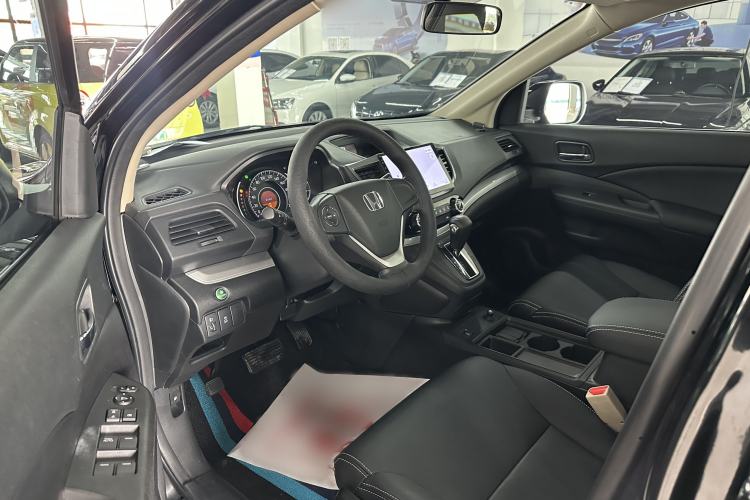 Used Honda CR-V 2015 2.0L two-wheel drive urban version Interior 2