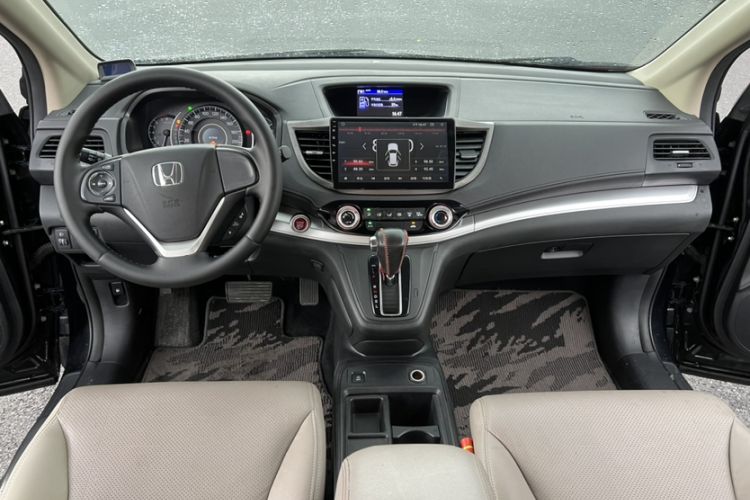 Used Honda CR-V 2015 2.0L two-wheel drive Fashion Edition Interior 3