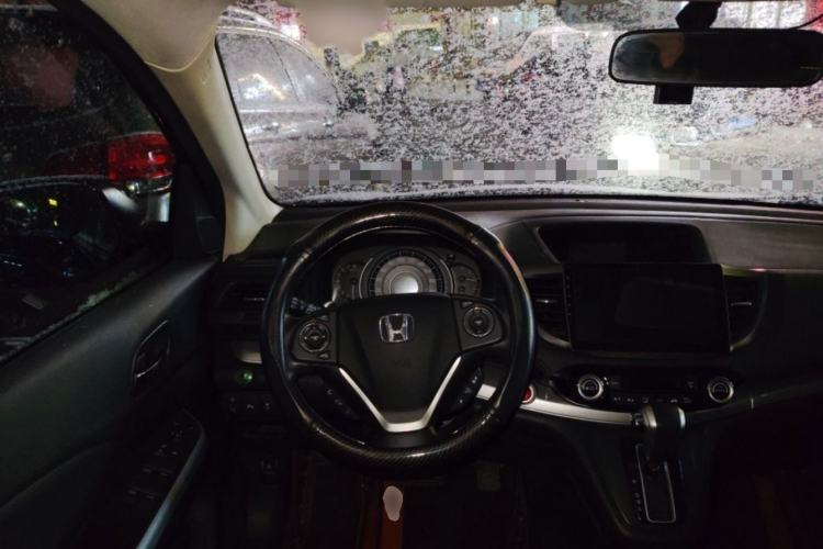 Used Honda CR-V 2015 2.4L four-wheel drive luxury version Interior 3