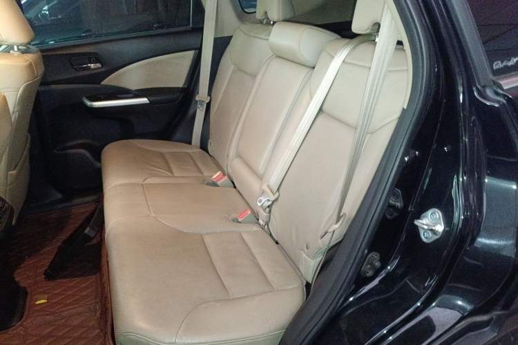 Used Honda CR-V 2015 2.4L four-wheel drive luxury version Interior 4