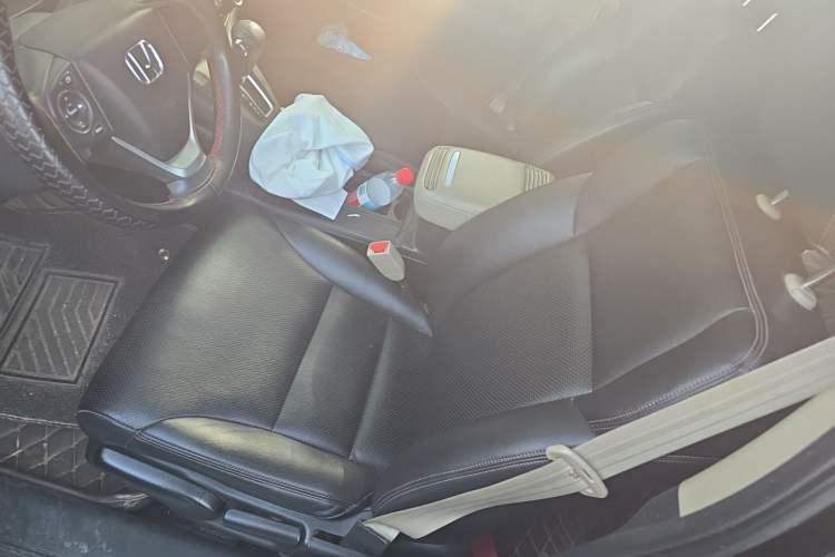 Used Honda CR-V 2015 2.0L two-wheel drive Fashion Edition Left Front Seat