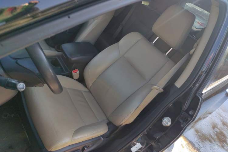 Used Honda CR-V 2015 2.4L two-wheel drive luxury version Left Front Seat