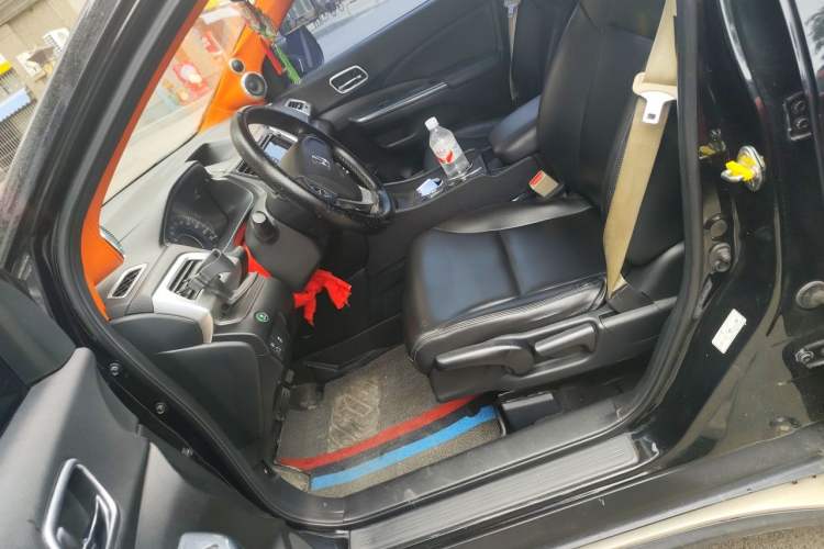Used Honda CR-V 2015 2.0L two-wheel drive urban version Left Front Seat