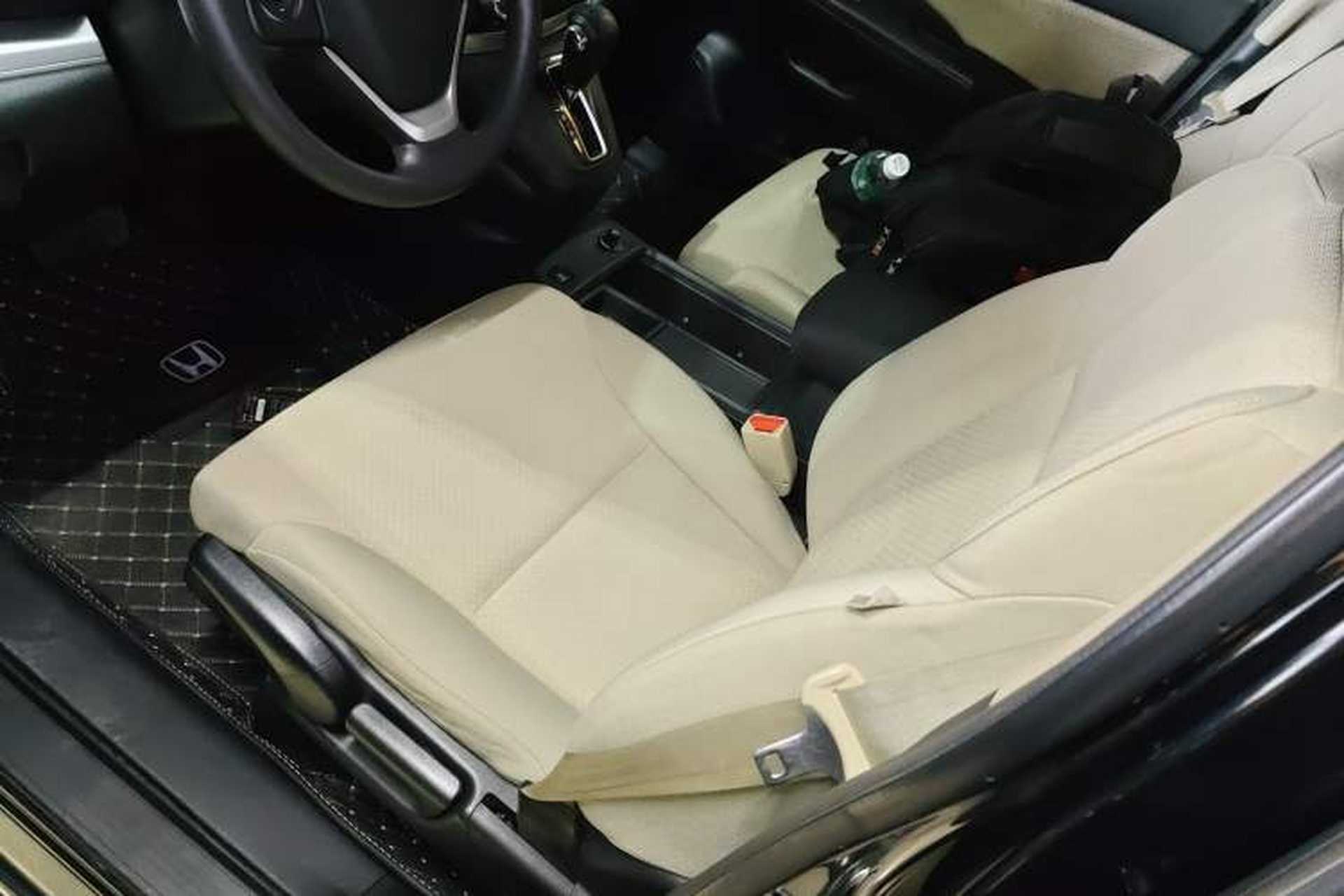 Used Honda CR-V 2015 2.0L two-wheel drive urban version Left Front Seat