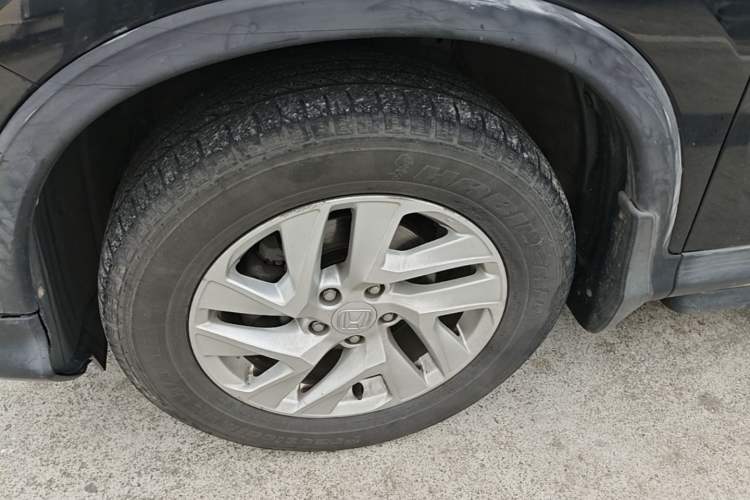 Used Honda CR-V 2015 2.4L two-wheel drive luxury version Left Front Wheel Hub