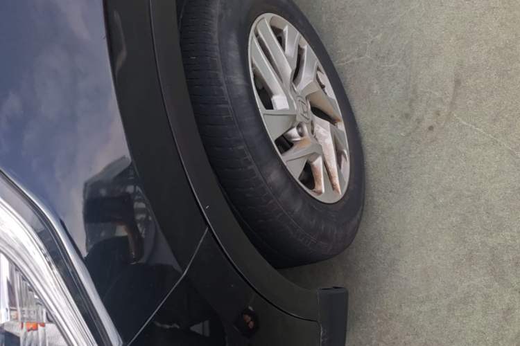 Used Honda CR-V 2015 2.4L two-wheel drive luxury version Left Front Wheel Hub