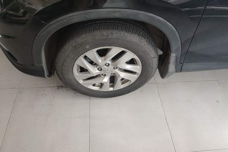 Used Honda CR-V 2015 2.4L four-wheel drive luxury version Left Front Wheel Hub
