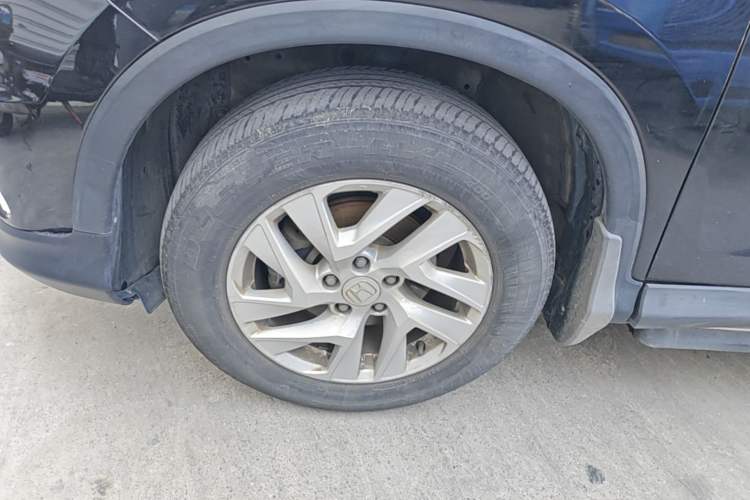 Used Honda CR-V 2015 2.4L two-wheel drive luxury version Left Front Wheel Hub