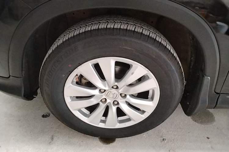 Used Honda CR-V 2015 2.0L two-wheel drive urban version Left Front Wheel Hub