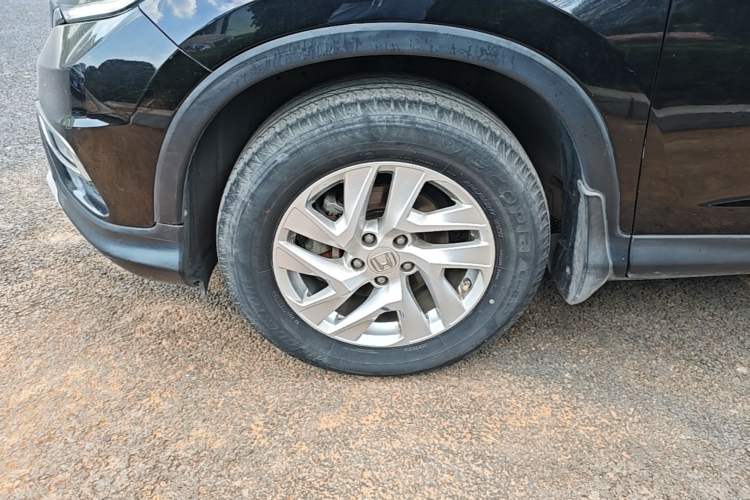 Used Honda CR-V 2015 2.4L two-wheel drive luxury version Left Front Wheel Hub