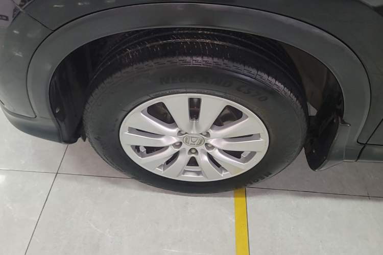 Used Honda CR-V 2015 2.0L two-wheel drive Fashion Edition Left Front Wheel Hub