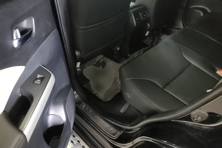 Used Honda CR-V 2015 2.4L two-wheel drive luxury version Left Rear Seat
