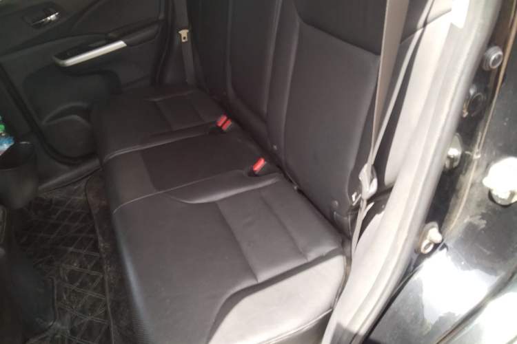 Used Honda CR-V 2015 2.4L four-wheel drive luxury version Left Rear Seat