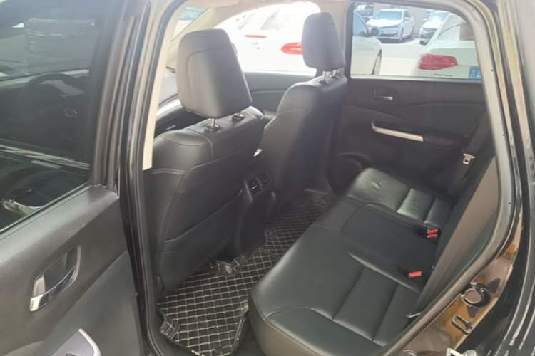 Used Honda CR-V 2015 2.4L two-wheel drive luxury version Left Rear Seat
