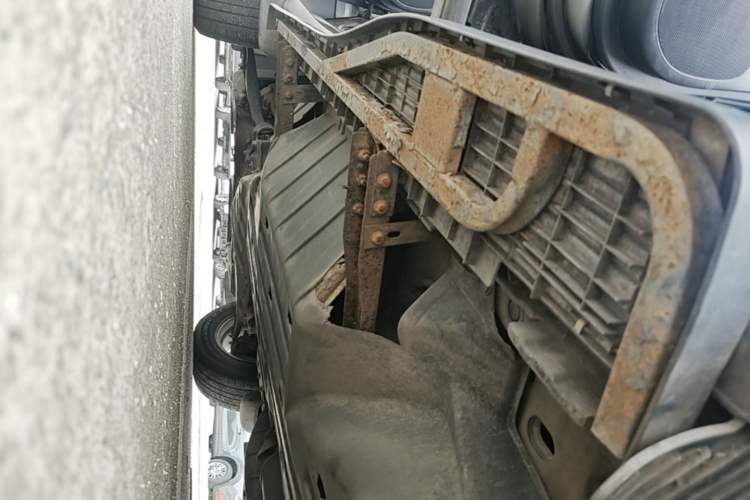 Used Honda CR-V 2015 2.4L two-wheel drive luxury version Left Side Sill
