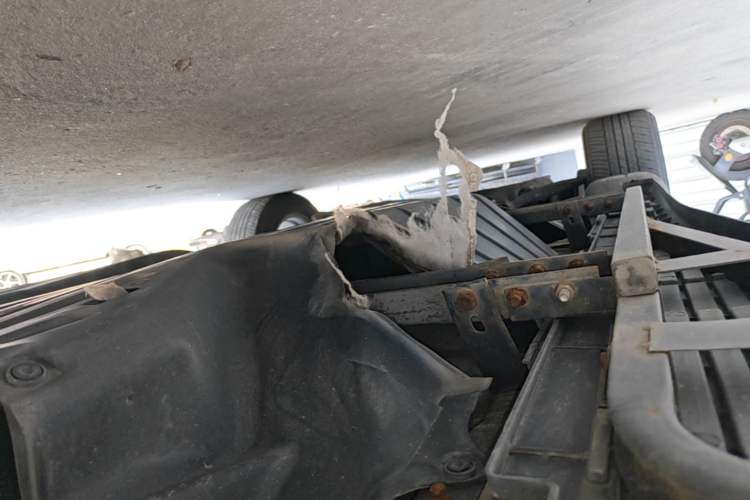 Used Honda CR-V 2015 2.4L two-wheel drive luxury version Left Side Sill
