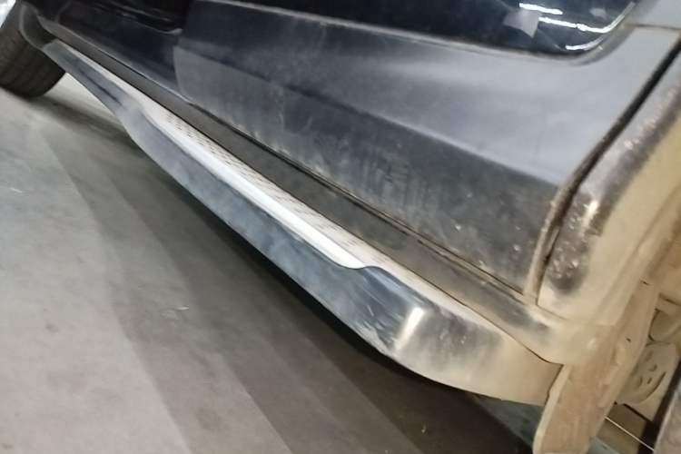 Used Honda CR-V 2015 2.4L two-wheel drive luxury version Left Side Sill