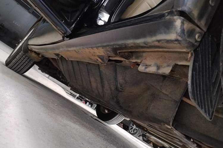 Used Honda CR-V 2015 2.0L two-wheel drive urban version Left Side Sill