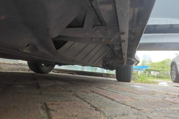 Used Honda CR-V 2015 2.4L two-wheel drive luxury version Left Side Sill
